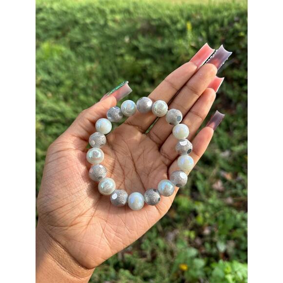 beautiful medium sized beaded bracelets - Picture 7 of 7